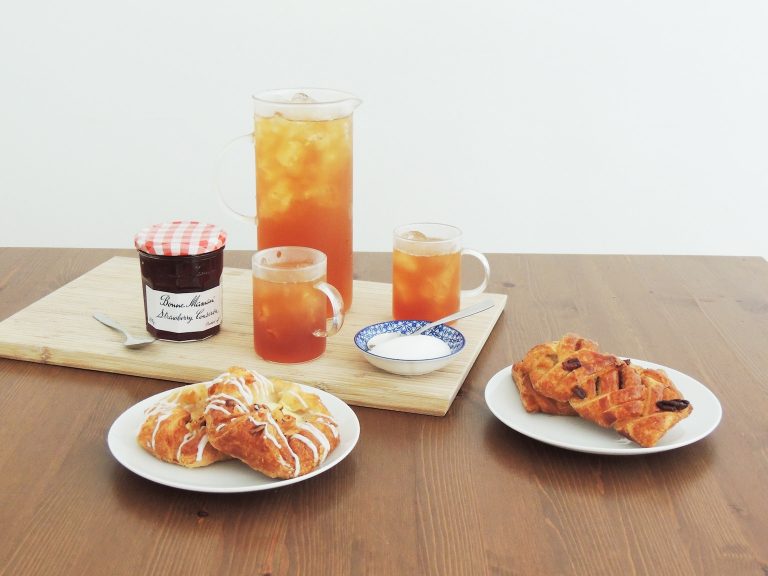 Iced Tea with Pastries | Adagio Teas