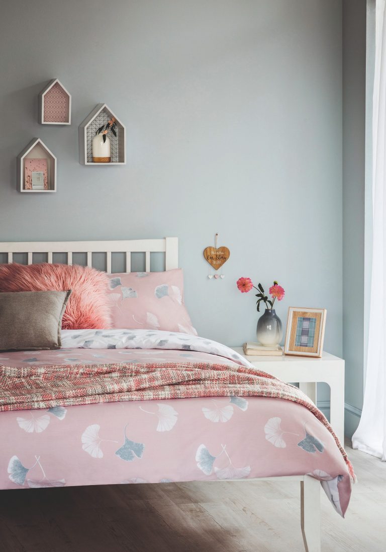 Tesco Home SS19 Pink Ginkgo Leaf Duvet with Wall Accessories