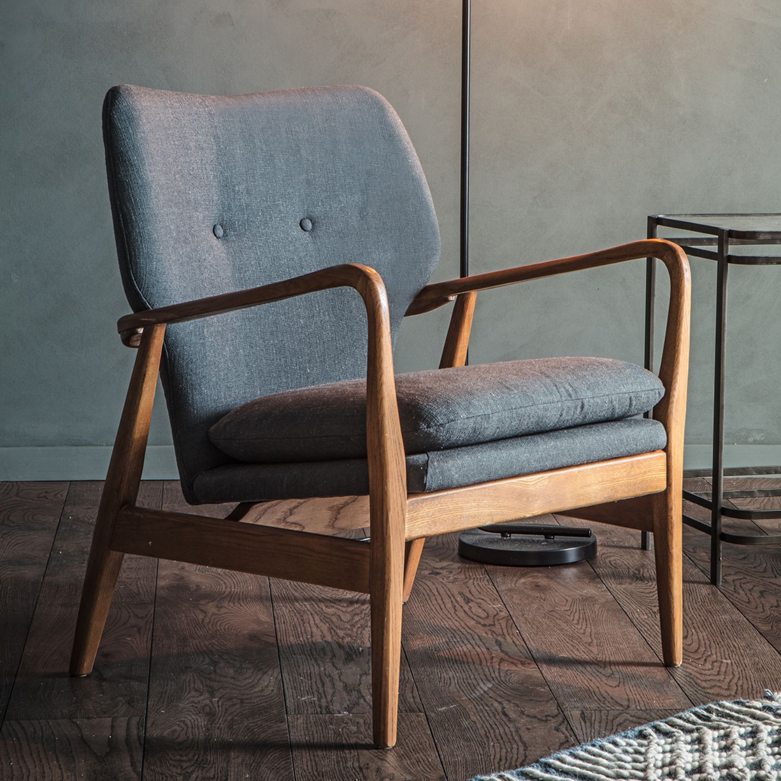 5 Unbeatable Armchairs for Under $200: Comfort and Style at an Affordable Price