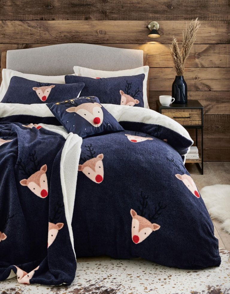 Fleece reindeer duvet cover and pillowcase set