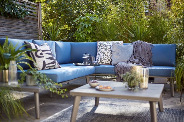 patio set with high chairs